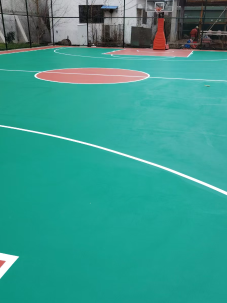 安岳 球场长期使用易出现地面开裂